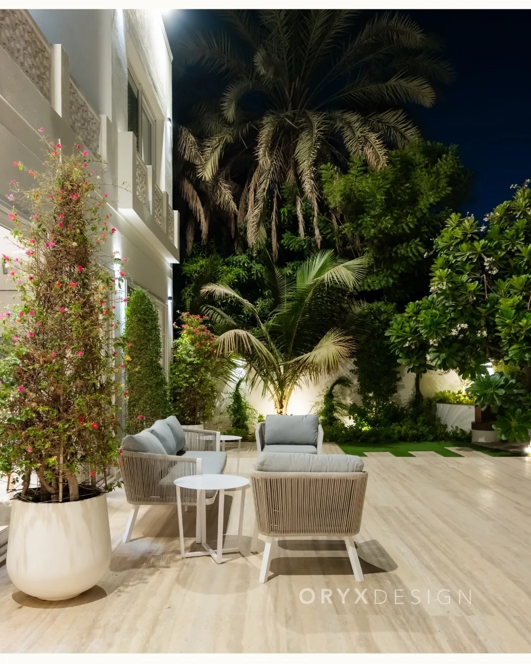 The Meadows villa garden by Oryx Design, photo 3